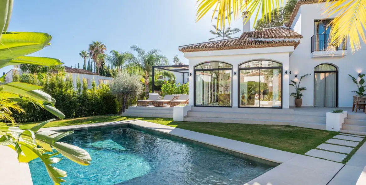 Продажа  отдельно стоящей виллы в Nueva Andalucía (район Nueva Andalucía) 2