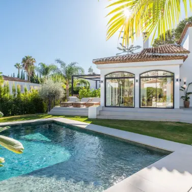 Oтдельно стоящая вилла R5251444