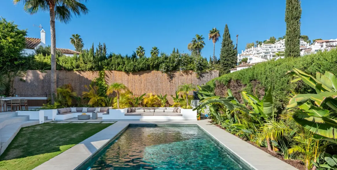 Продажа  отдельно стоящей виллы в Nueva Andalucía (район Nueva Andalucía) 3