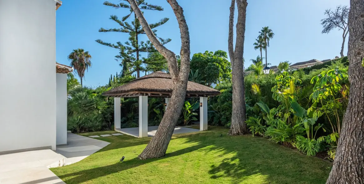 Продажа  отдельно стоящей виллы в Nueva Andalucía (район Nueva Andalucía) 8