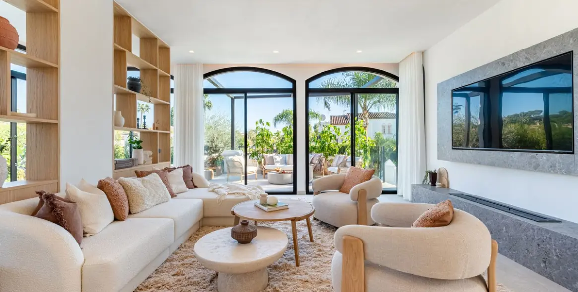 Продажа  отдельно стоящей виллы в Nueva Andalucía (район Nueva Andalucía) 11