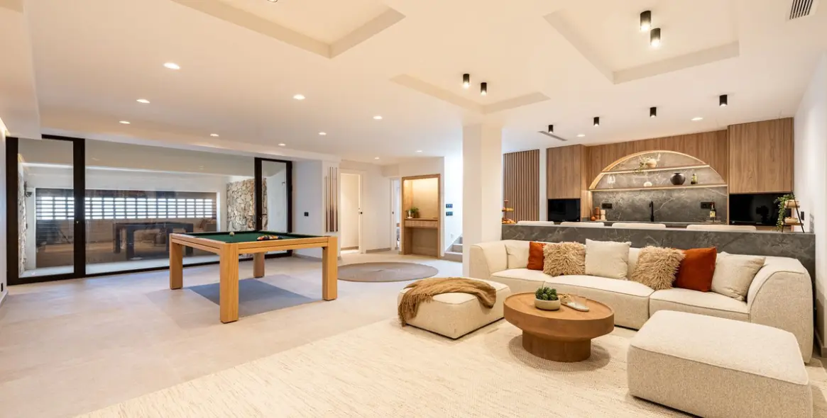 Sale of detached villa in Nueva Andalucía 40