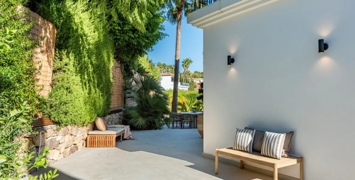 Sale of detached villa in Nueva Andalucía 44