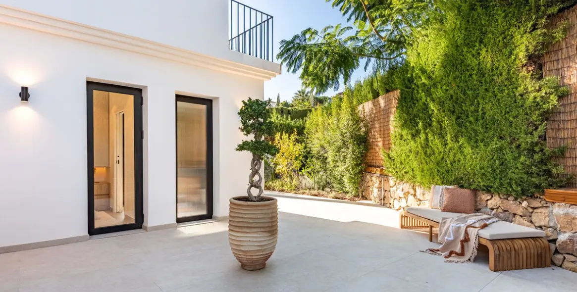 Sale of detached villa in Nueva Andalucía 45