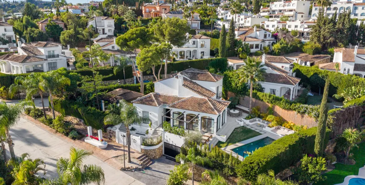 Sale of detached villa in Nueva Andalucía 50