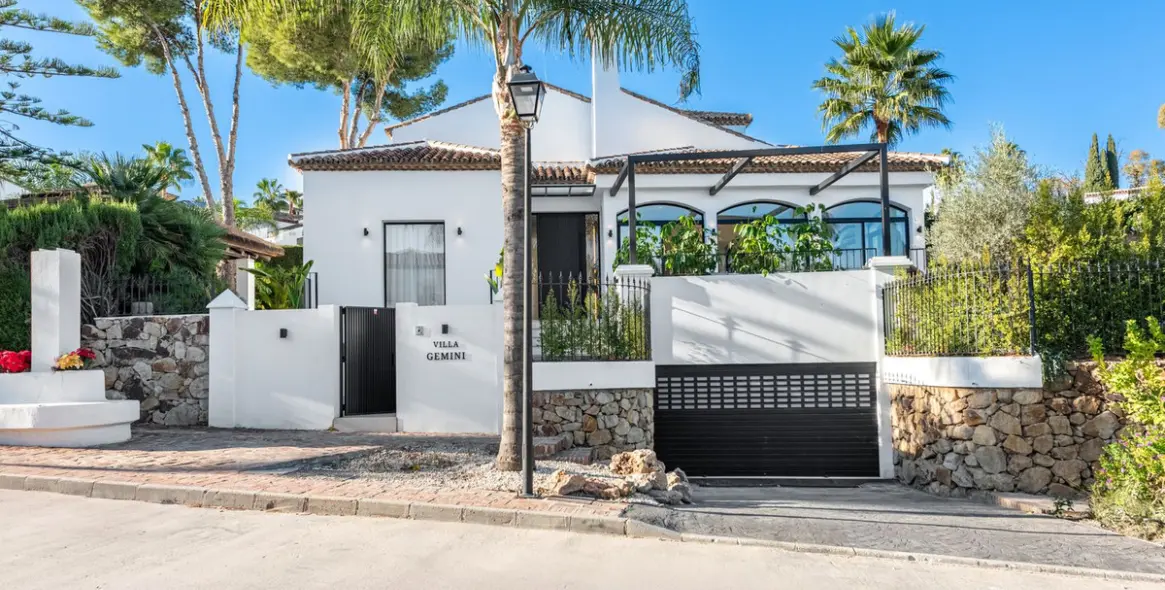 Sale of detached villa in Nueva Andalucía 51