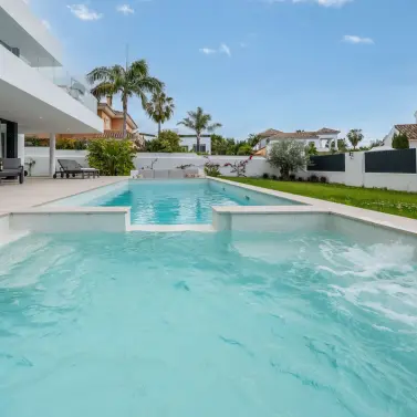 Oтдельно стоящая вилла R5040343