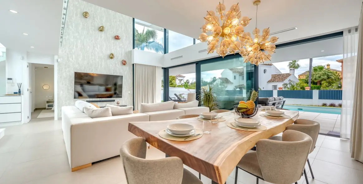 Продажа  отдельно стоящей виллы в San Pedro de Alcántara (район San Pedro de Alcántara) 4