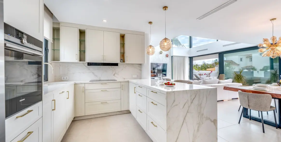 Продажа  отдельно стоящей виллы в San Pedro de Alcántara (район San Pedro de Alcántara) 7