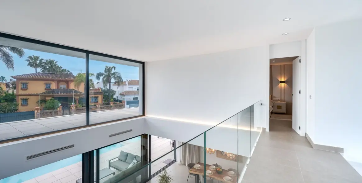 Продажа  отдельно стоящей виллы в San Pedro de Alcántara (район San Pedro de Alcántara) 14