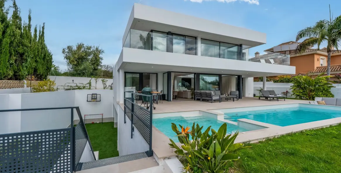Продажа  отдельно стоящей виллы в San Pedro de Alcántara 34