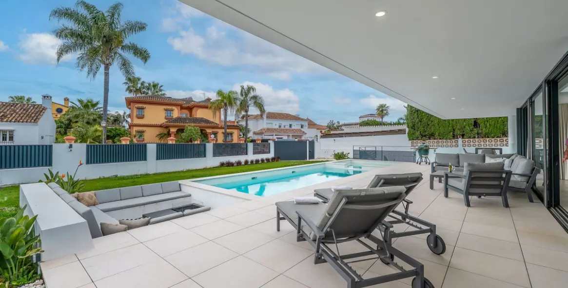 Продажа  отдельно стоящей виллы в San Pedro de Alcántara 37