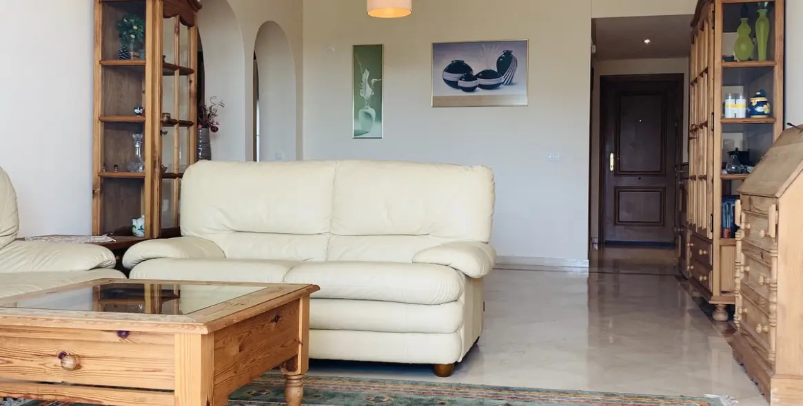 Long-term rent of middle floor apartment in Costalita 3