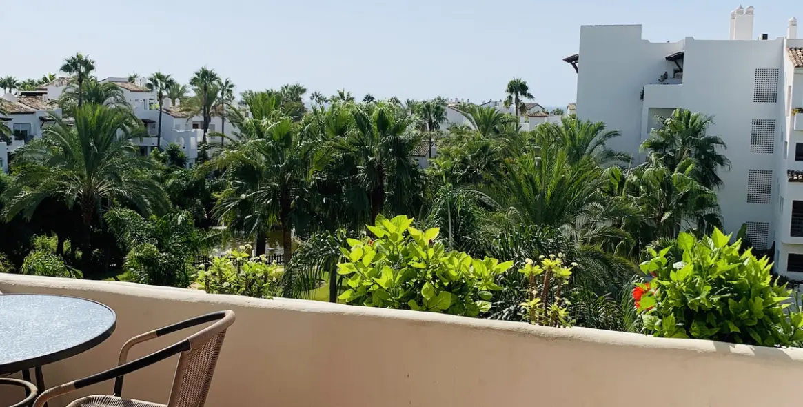 Long-term rent of middle floor apartment in Costalita 5