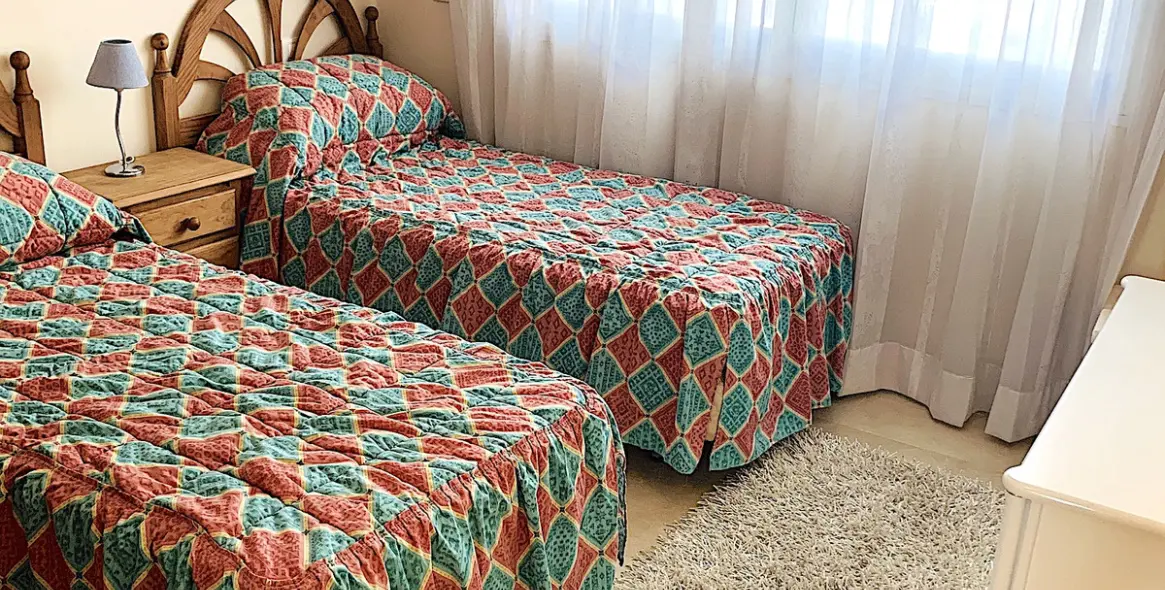 Long-term rent of middle floor apartment in Costalita 10