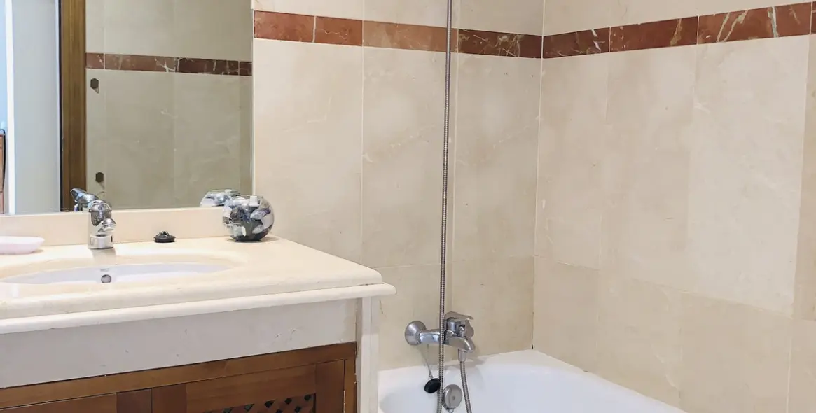 Long-term rent of middle floor apartment in Costalita 11