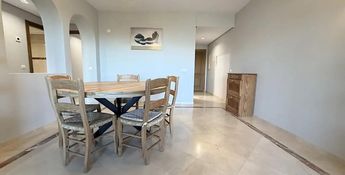 Alquiler a largo plazo de apartamento en planta media en Costalita 15