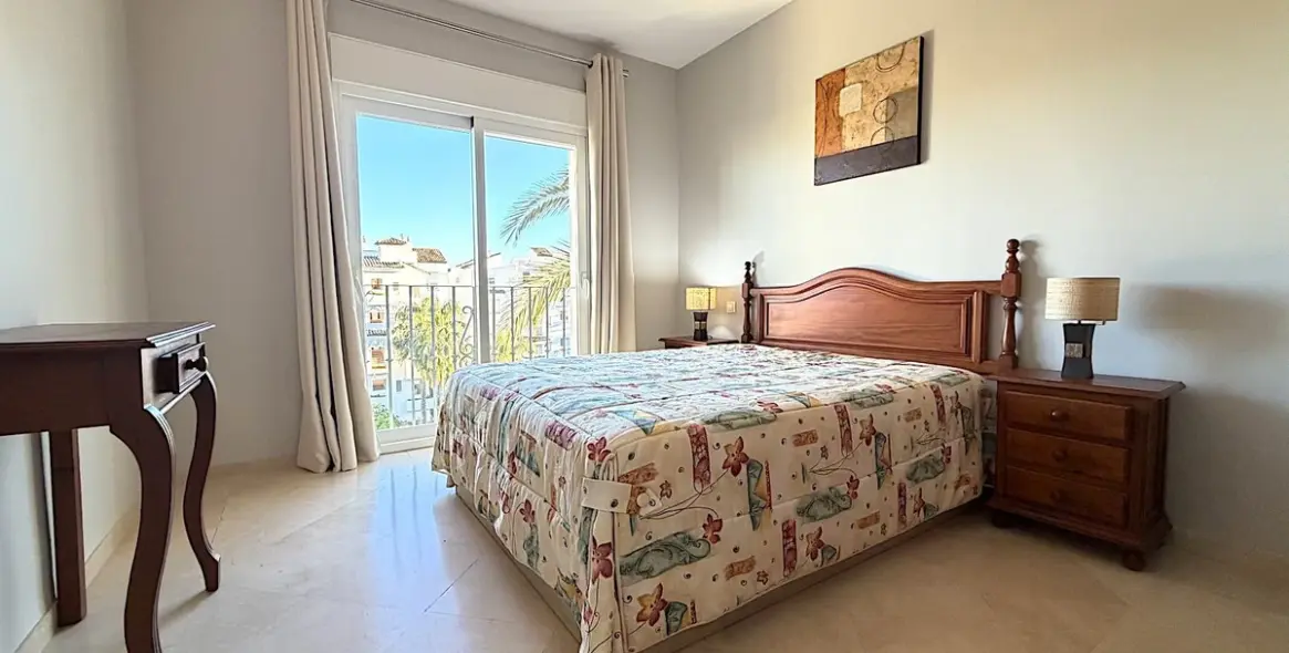 Alquiler a largo plazo de apartamento en planta media en Costalita 18