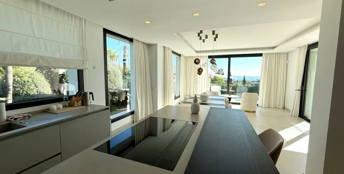 Long-term rent of detached villa in Los Flamingos 3