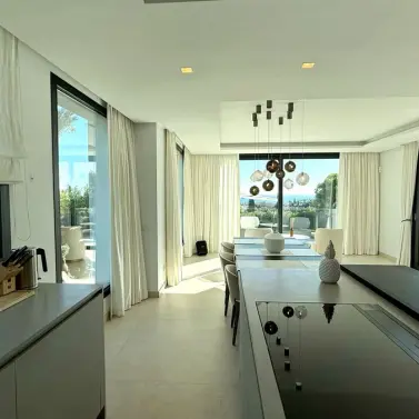 Long-term rent of detached villa in Los Flamingos