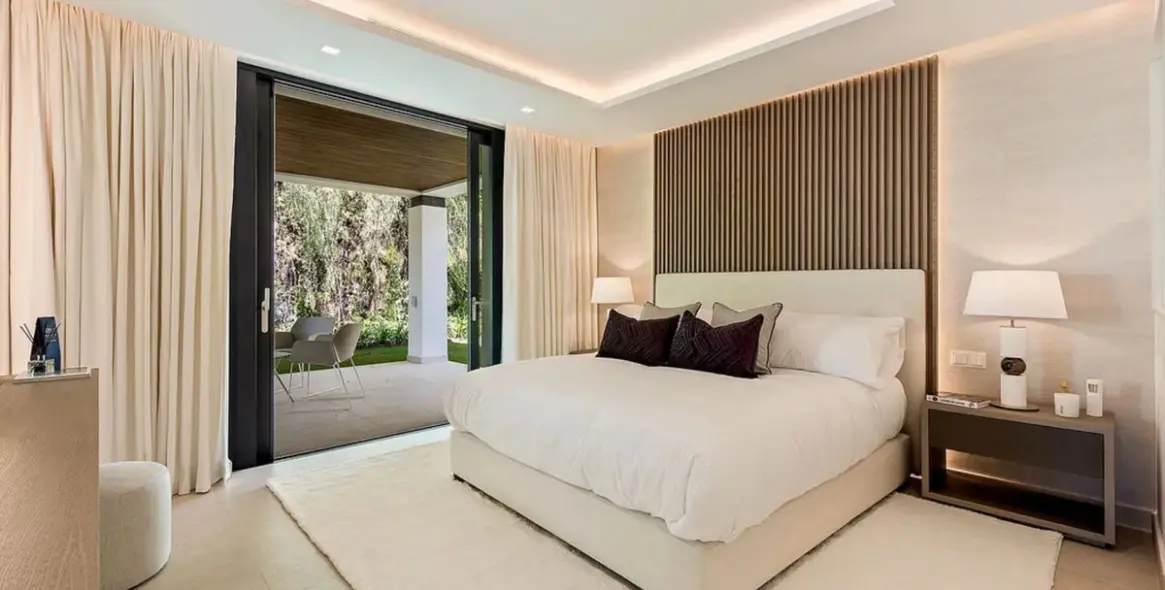 Long-term rent of detached villa in Los Flamingos 12