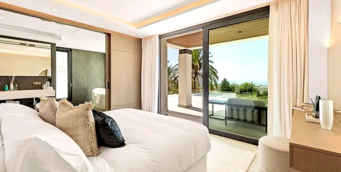 Long-term rent of detached villa in Los Flamingos 16