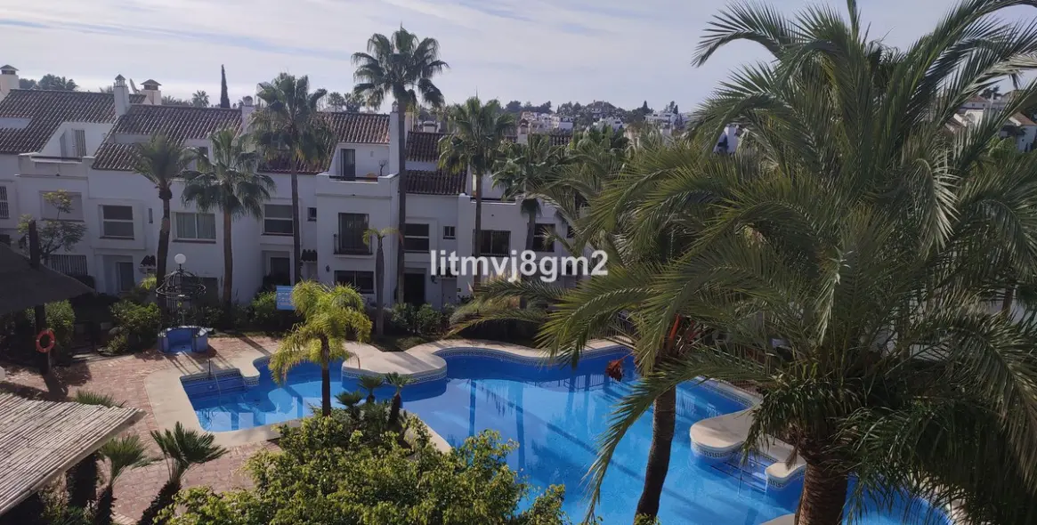 Long-term rent of townhouse in The Golden Mile 1