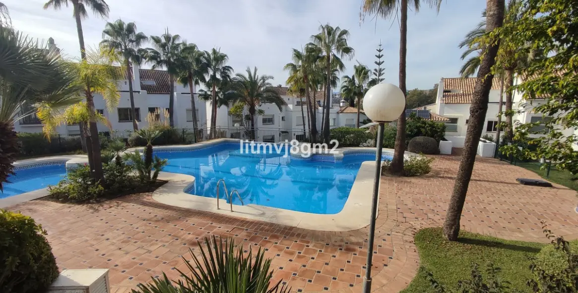 Long-term rent of townhouse in The Golden Mile 2