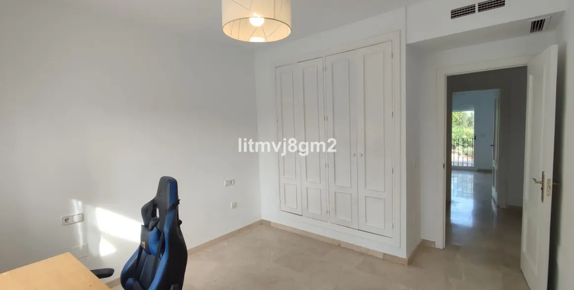 Long-term rent of townhouse in The Golden Mile 20