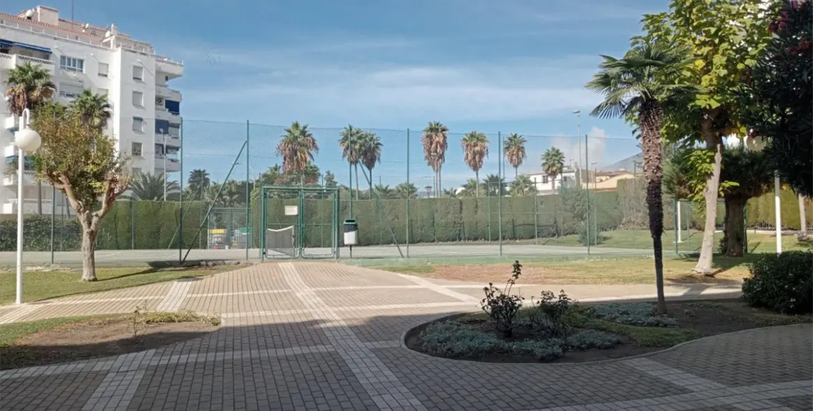 Sale of ground floor apartment in Nueva Andalucía 2