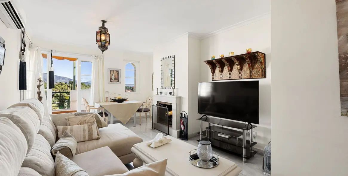 Sale of middle floor apartment in Nueva Andalucía 5