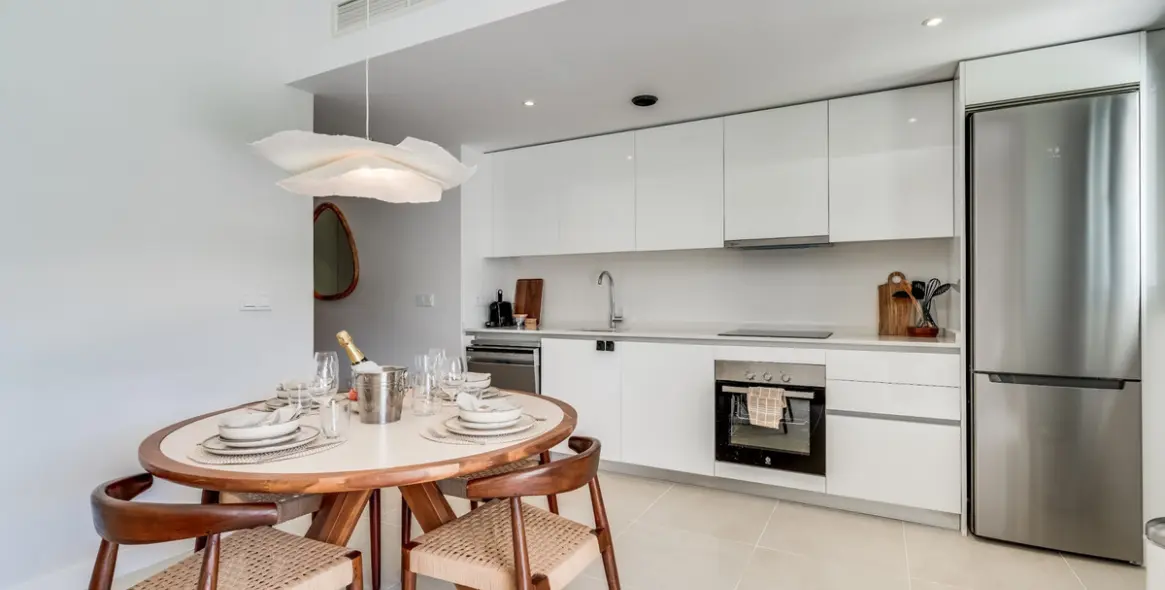 Sale of ground floor apartment in Estepona 2