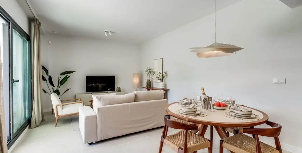 Sale of ground floor apartment in Estepona 16