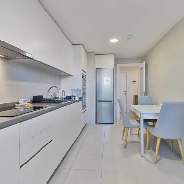 Sale of middle floor apartment in Nueva Andalucía