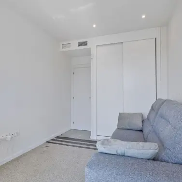 Sale of middle floor apartment in Nueva Andalucía