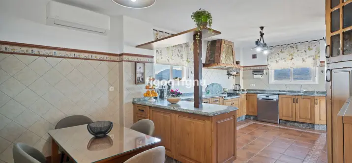 Sale of detached villa in Coín 3