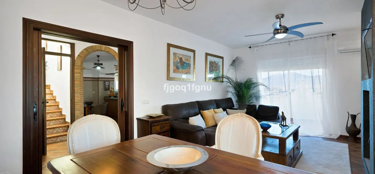 Venta de villa independiente en Coín 2