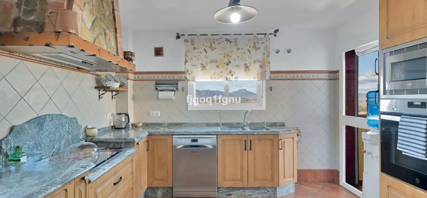 Venta de villa independiente en Coín 4