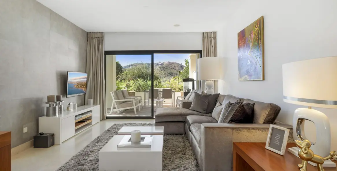 Продажа апартаментов на первом этаже в Benahavís 2