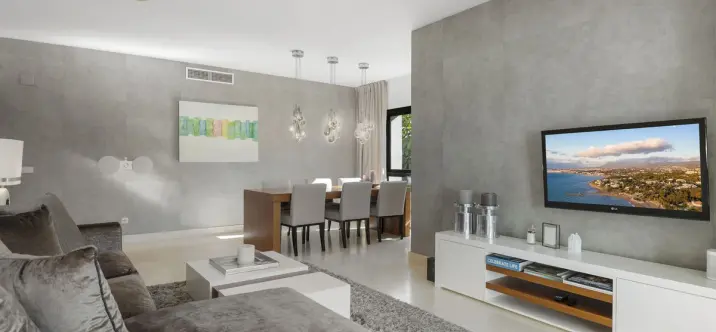 Sale of ground floor apartment in Benahavís 3