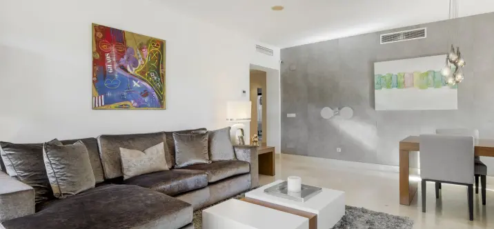 Sale of ground floor apartment in Benahavís 4