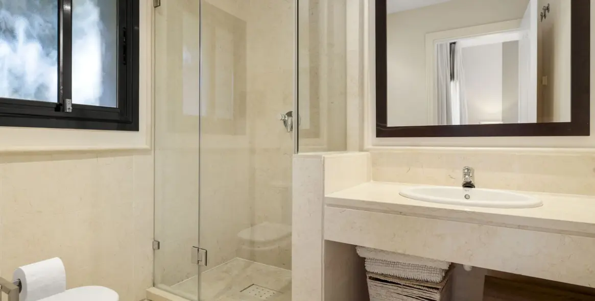 Продажа апартаментов на первом этаже в Benahavís 17