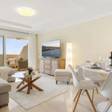 Продажа апартаментов на среднем этаже в Nueva Andalucía