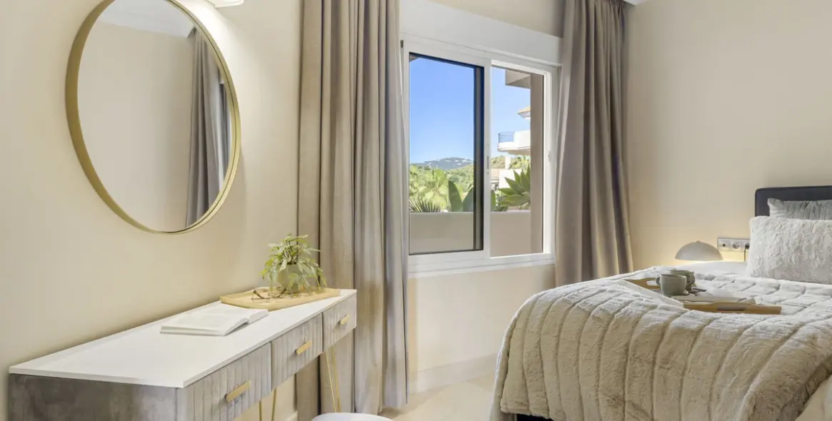 Продажа апартаментов на среднем этаже в Nueva Andalucía 14