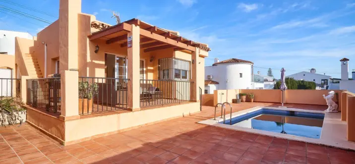 Sale of detached villa in El Faro 4