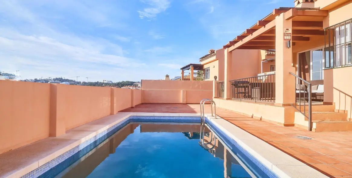 Sale of detached villa in El Faro 7