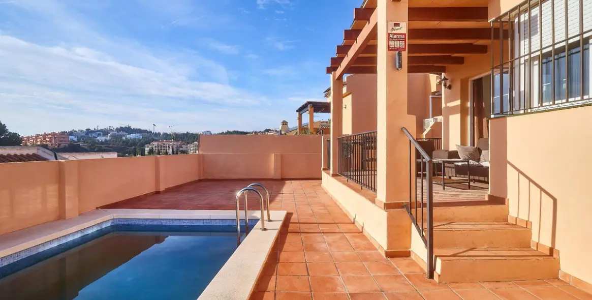 Sale of detached villa in El Faro 15