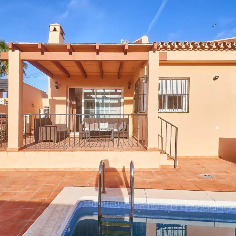 Venta de villa independiente en El Faro