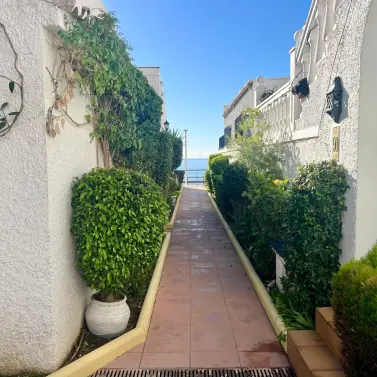 Продажа дома на две семьи в Estepona