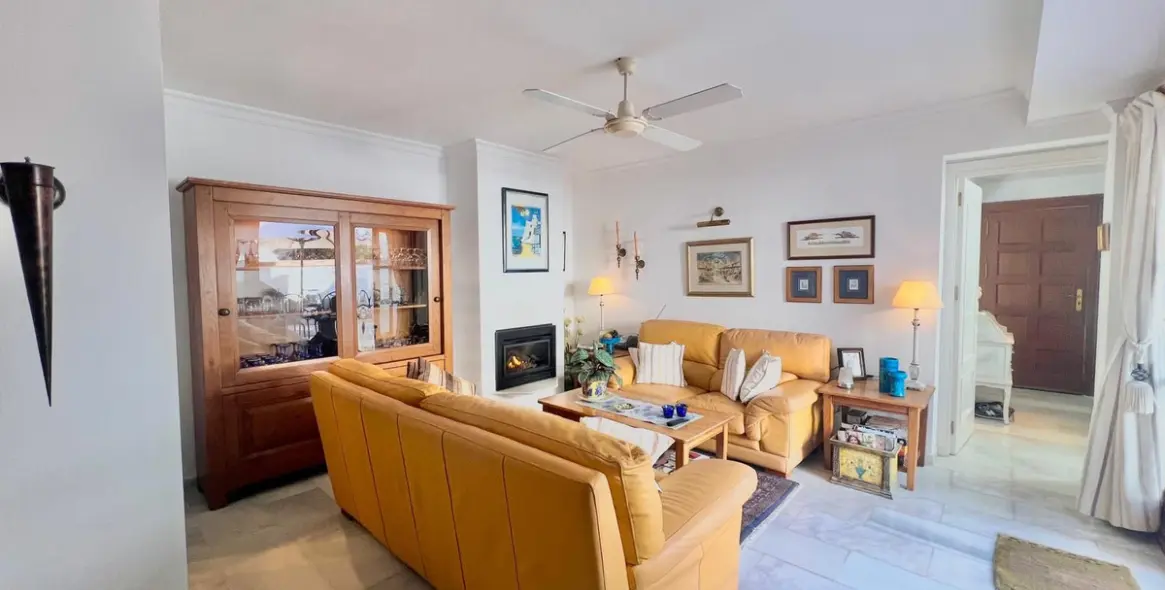 Продажа дома на две семьи в Estepona 6